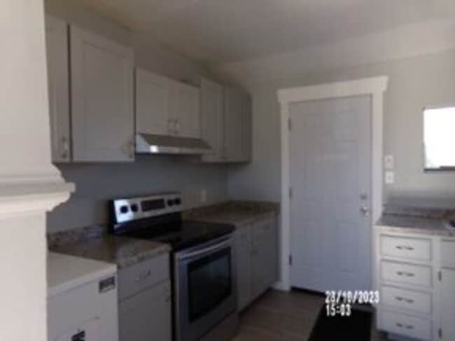 2917 Pacific Ave in Hoquiam, WA - Building Photo - Building Photo