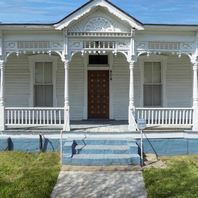 404 S Lasalle St in Navasota, TX - Building Photo - Building Photo