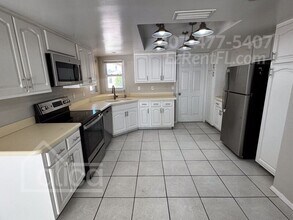 2 Brentwood Ln in Englewood, FL - Building Photo - Building Photo
