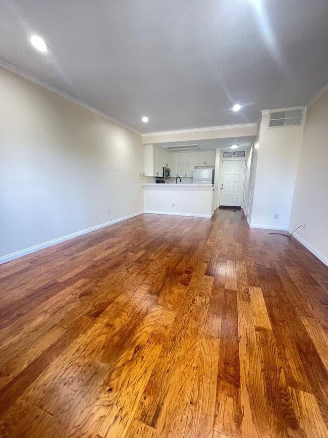 4435 Nobel Dr in San Diego, CA - Building Photo - Building Photo