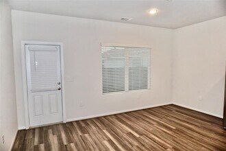 210 Bent Creek Dr in Hutto, TX - Building Photo - Building Photo