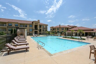 Creekside on Parmer Lane in Austin, TX - Foto de edificio - Building Photo