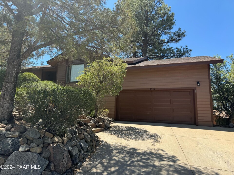 3132 W Crestview Dr in Prescott, AZ - Building Photo