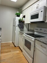 13134 Feather Sound Dr in Ft. Myers, FL - Foto de edificio - Building Photo