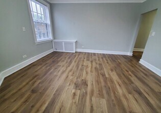 695 Vernon Ave-Unit -2nd Floor in Glencoe, IL - Building Photo - Building Photo