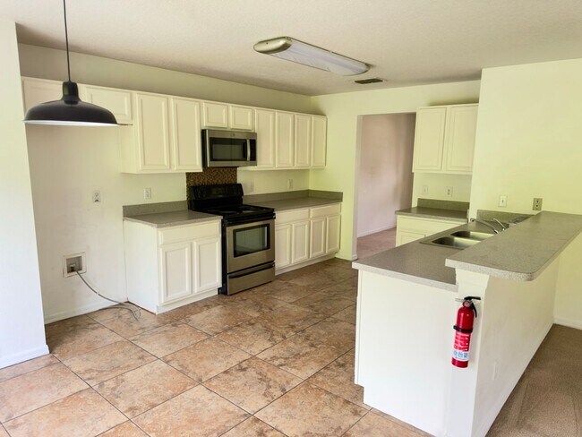 678 Skyridge Rd in Clermont, FL - Building Photo - Building Photo