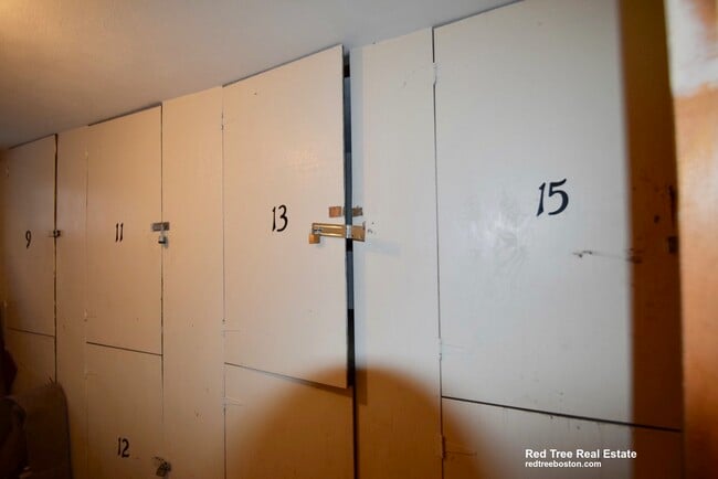 70 Jamaicaway, Unit 10 in Boston, MA - Building Photo - Building Photo