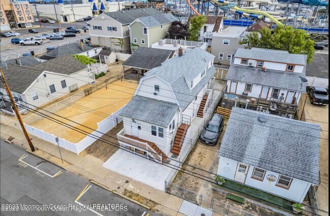 39 Sheridan Ave in Seaside Heights, NJ - Building Photo - Building Photo