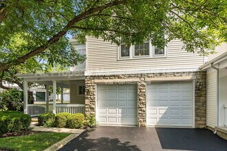 484 Serenity Dr in Columbus, OH - Building Photo - Building Photo