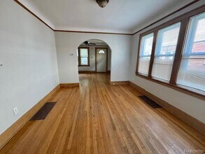 333 Orange St in Wyandotte, MI - Building Photo - Building Photo