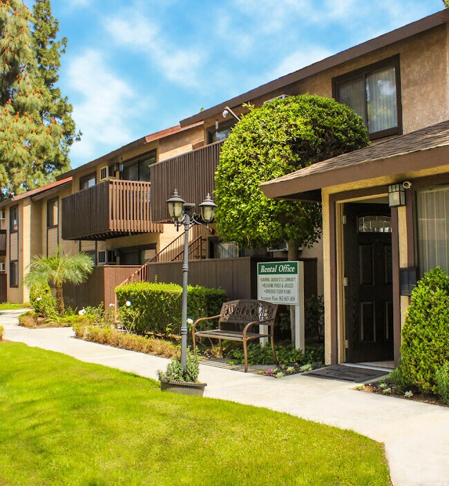 Sycamore Pines Apartments in Downey, CA - Building Photo - Building Photo