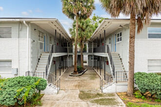 Caliente Apartments in Jacksonville, FL - Building Photo - Building Photo