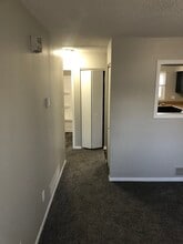 1015 Ebersole Blvd, Unit Apt C in Fostoria, OH - Foto de edificio - Building Photo