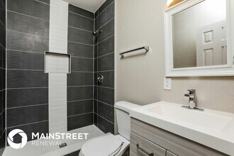 1475 Daroca Dr in Deltona, FL - Foto de edificio - Building Photo