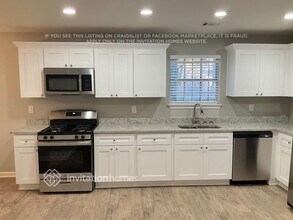 4024 Waldrop Hills Dr in Decatur, GA - Foto de edificio - Building Photo