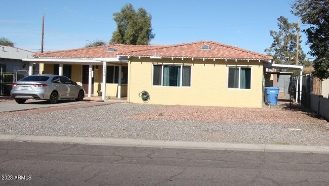 2434 E Clarendon Ave in Phoenix, AZ - Building Photo - Building Photo