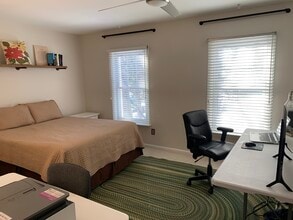 119 Old Forge Xing, Unit 119 in Devon, PA - Building Photo - Building Photo