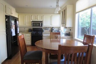34258 Mimosa Ter in Fremont, CA - Foto de edificio - Building Photo