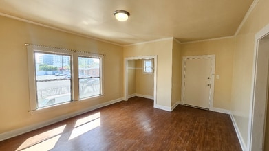 815 S Lake St in Los Angeles, CA - Foto de edificio - Building Photo