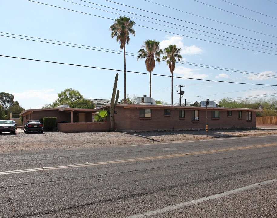 1002 E Lester St in Tucson, AZ - Foto de edificio