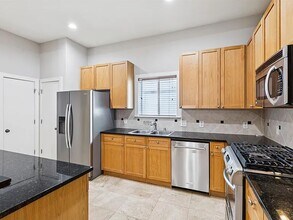 4830 Cedar Springs Rd, Unit 4830 Cedar Springs Rd #44 in Dallas, TX - Foto de edificio - Building Photo