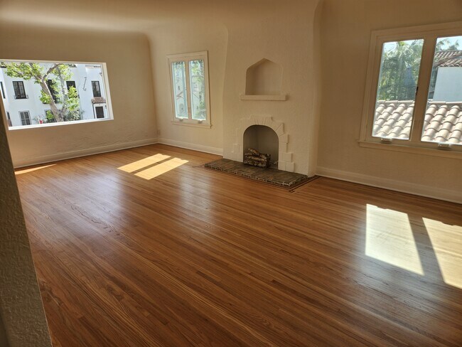 6319 W 6th St in Los Angeles, CA - Foto de edificio - Building Photo