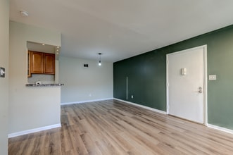 160 Cumberland Pk Ct, Unit F in Ballwin, MO - Building Photo - Building Photo