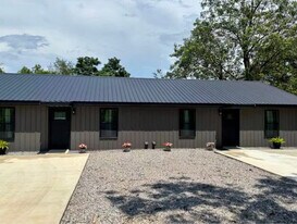 31 Alverson Ln in Anniston, AL - Building Photo