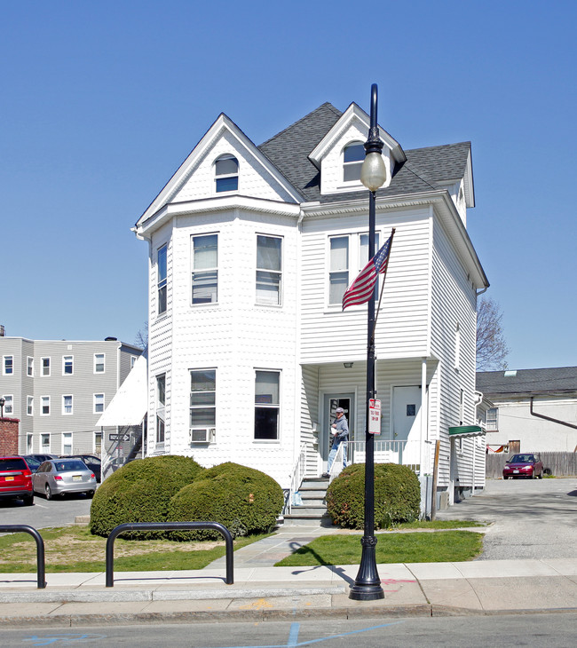 35 Beekman Ave in Tarrytown, NY - Building Photo - Primary Photo