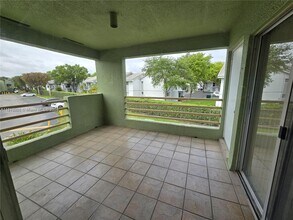 11183 NW 7th St in Miami, FL - Building Photo - Building Photo