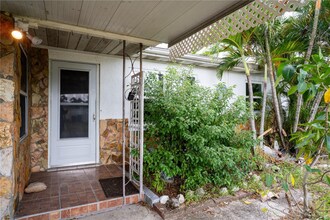 12036 105th St in Largo, FL - Foto de edificio - Building Photo