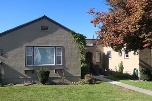 710 Monroe St, Unit B in Wenatchee, WA - Building Photo
