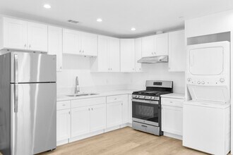 308 N Catalina Ave in Redondo Beach, CA - Building Photo - Building Photo