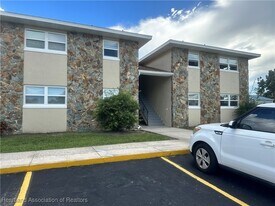 1741 Kent Dr in Sebring, FL - Building Photo