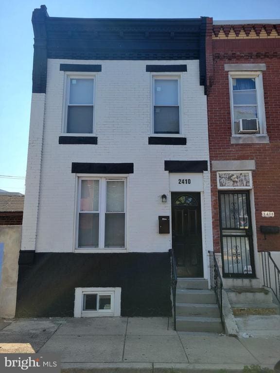 property at 2410 S Sheridan St