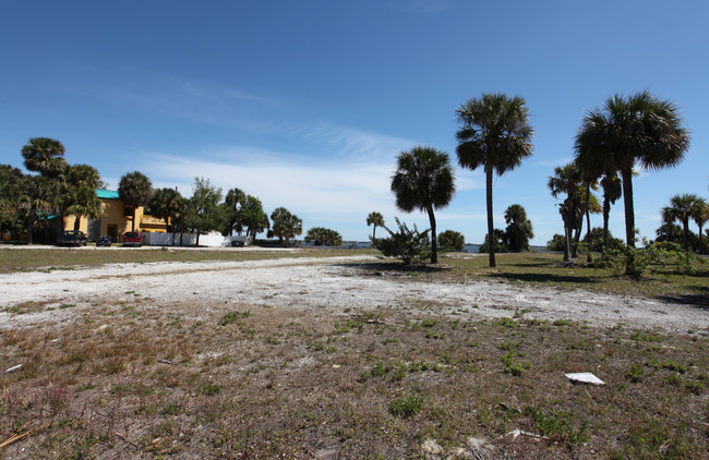 Paramount Riverfront Condominiums in Melbourne, FL - Building Photo - Building Photo