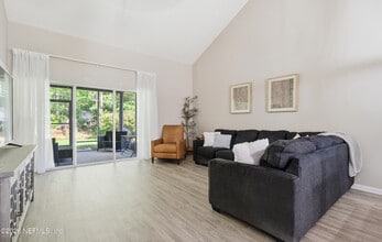 1730 Cross Pines Dr in Orange Park, FL - Building Photo - Building Photo