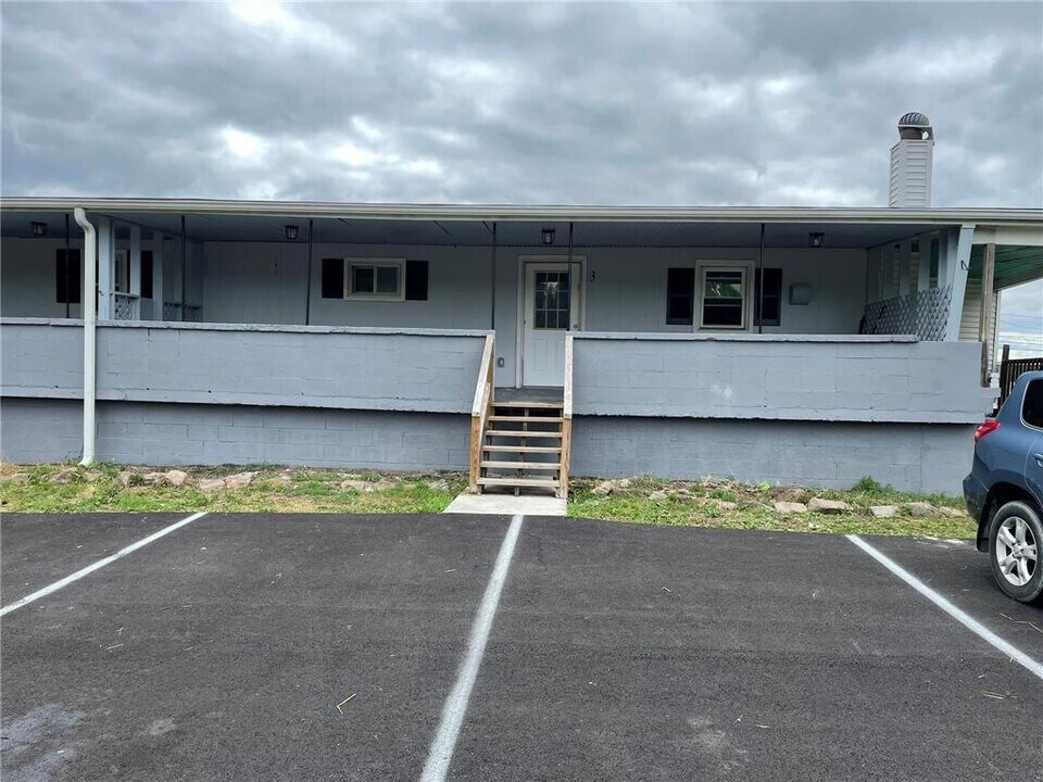 355 S Hokendauqua Dr-Unit -3 in Northampton, PA - Building Photo