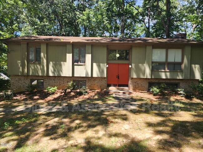 property at 3304 Boulder Ct