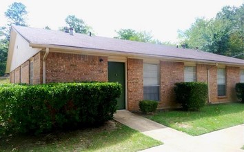 Patman Switch Apartments in Hughes Springs, TX - Building Photo - Building Photo