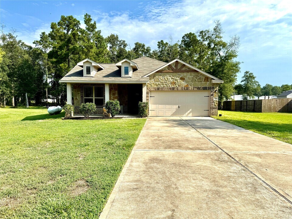 175 Rd 662 in Dayton, TX - Building Photo