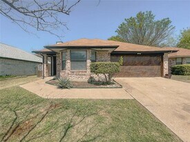 10216 Pack Saddle Ct in Fort Worth, TX - Building Photo
