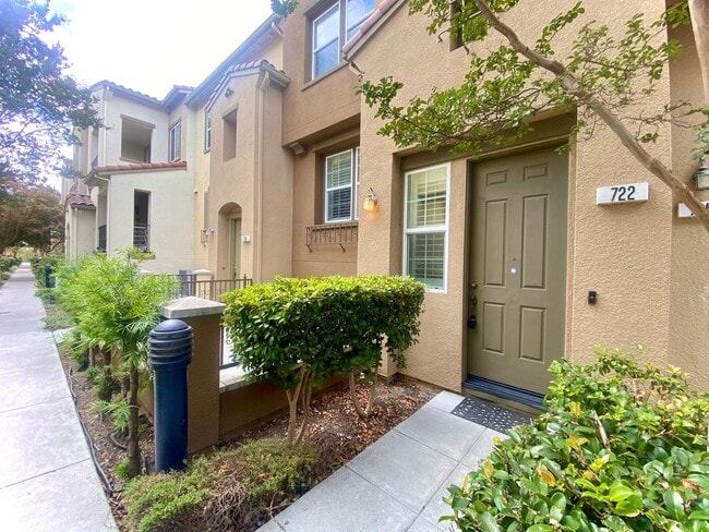 property at 722 Claridad Loop
