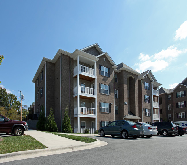 Spartan Crossing Student Apartments in Greensboro, NC - Building Photo - Building Photo