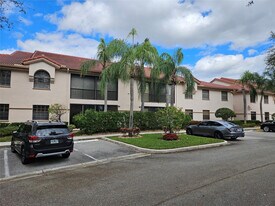 5203 Europa Dr in Boynton Beach, FL - Building Photo