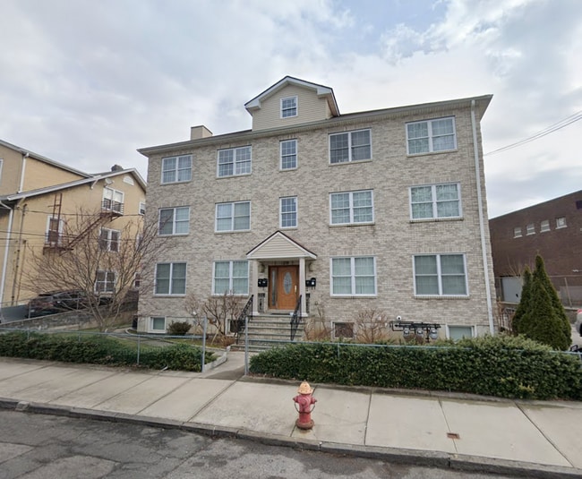 214 Jessamine Ave Rentals in Yonkers, NY