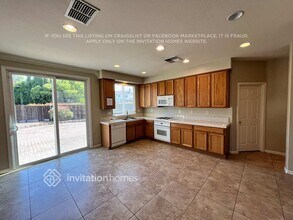 112 Glenwood Cir in Roseville, CA - Building Photo - Building Photo
