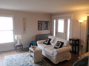 317 S Aurora St, Unit 2 in Ithaca, NY - Building Photo - Building Photo