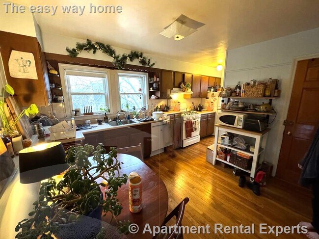21 Sartwell Ave, Unit 3