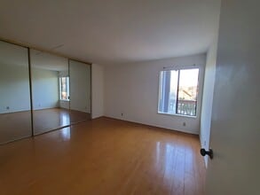 203 Tangelo in Irvine, CA - Building Photo - Building Photo